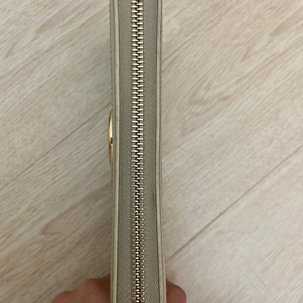 Gucci Beige/Gold GG Canvas and Leather Sukey Continental Wallet - Picture 6 of 11